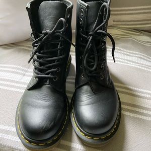 Classic Dr Marten Boots